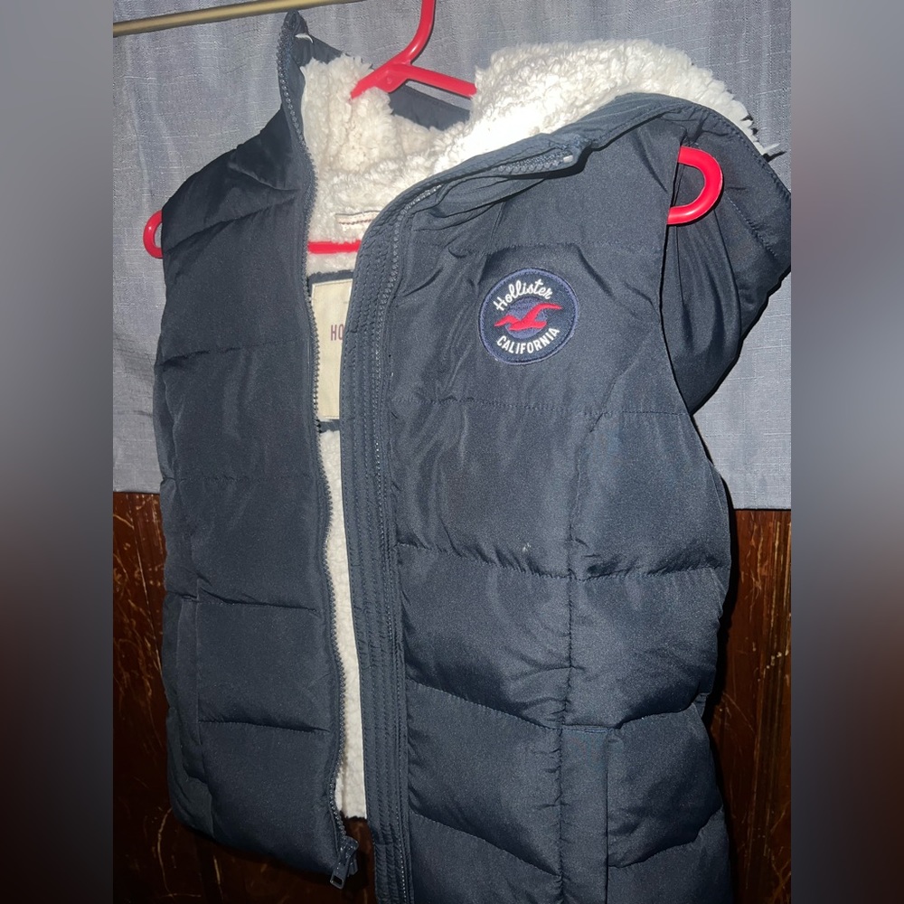 NWT!! Hollister fleece zip up vest, size medium